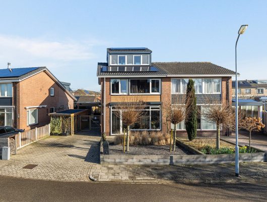 Hoofdfoto van Wezep Azaleastraat 19